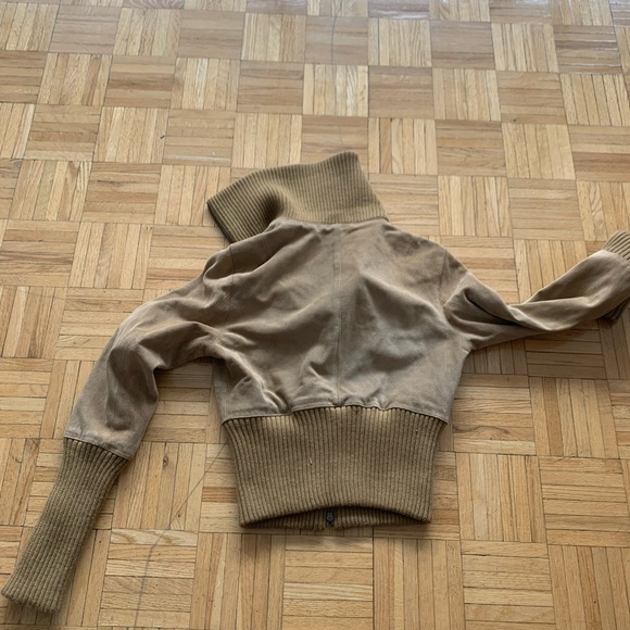 Beige Suede cropped jacket. Laundry by Shelli Segal - Picture 4 of 4